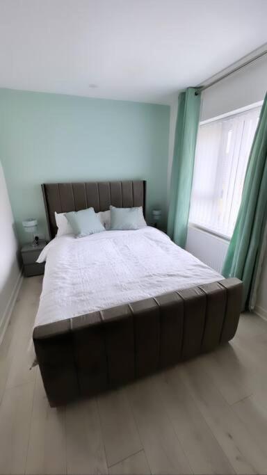 3 Stories, 5 Bedroom House In Prime Location With Balcony And Shared Garden Ливерпуль Экстерьер фото